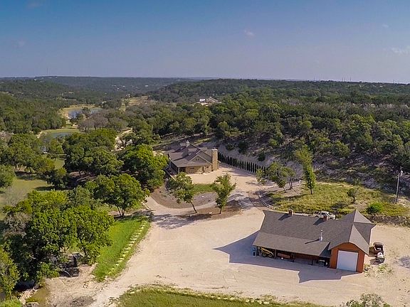 5th image of 303 River Valley Road