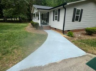 195 Windsong Ln, Youngsville, NC 27596