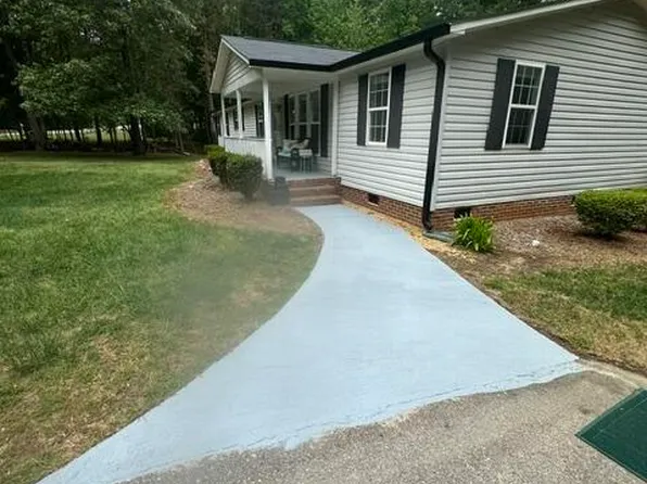 195 Windsong Ln, Youngsville, NC 27596