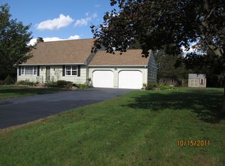 8 Allen St, Old Saybrook, CT 06475