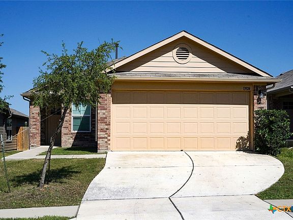 3rd image of 13924 Heywood Dr