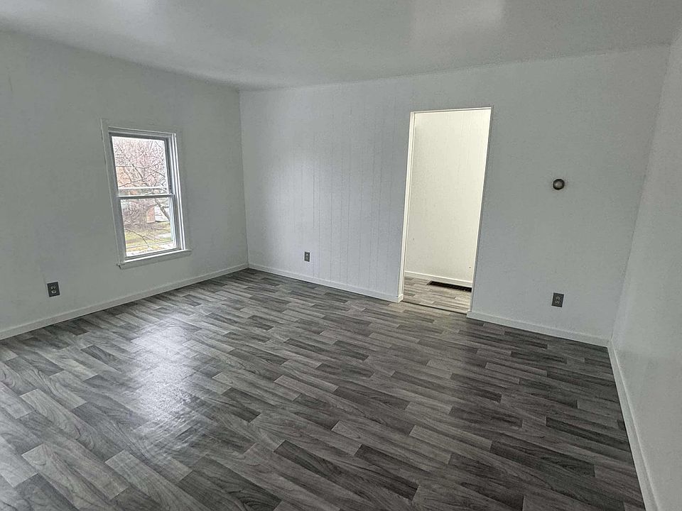 1st image of 415 Washington Ave #2