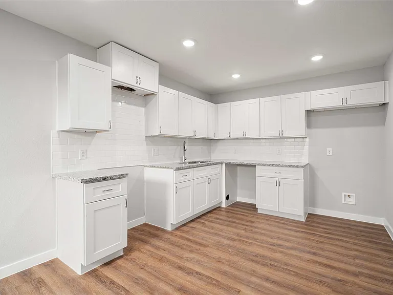 8122 Sterlingshire St #B — Photo 10