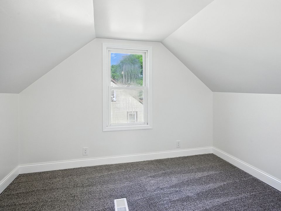 429 W Bernhard Ave, photo 11