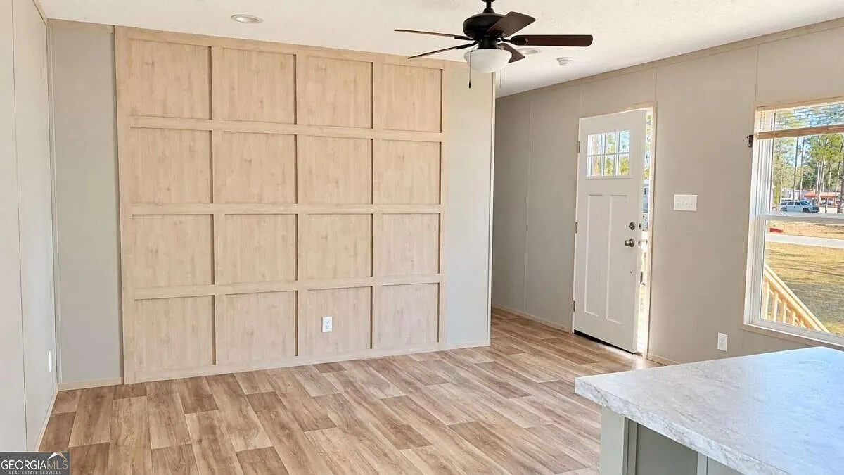 3 bed, 2.0 bath, 1050 sqft, $1,400 — Photo 3
