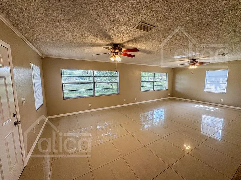 17633 Meadowbridge Dr — Photo 5