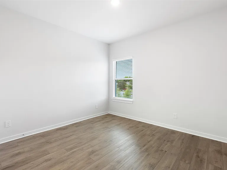 8104 Danson Ln — Photo 23