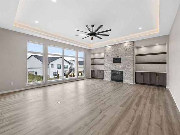3rd image of 620 Rock Ridge Rd