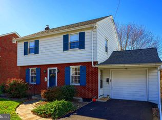448 S Walnut St, Lititz, PA 17543
