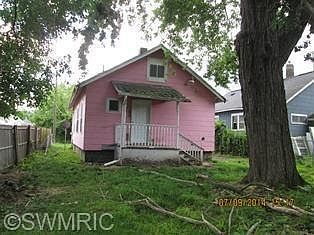 2nd image of 121 Seedorff St