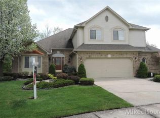47126 Grand Cypress Ct, Macomb, MI 48044