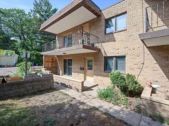 2nd image of 1127 Raymond Ave APT 4