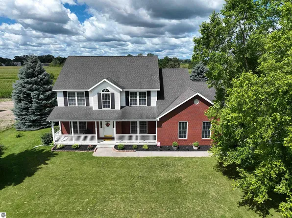 724 S Deer Run, Mount Pleasant, MI 48858