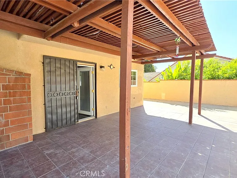 335 Eola Dr — Photo 28
