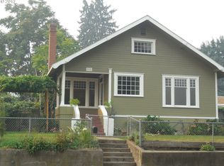 910 E 10th St, The Dalles, OR 97058