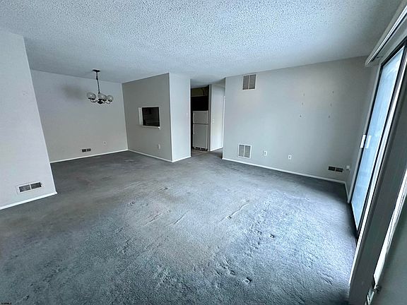 2nd image of 41 Liberty Ct #41