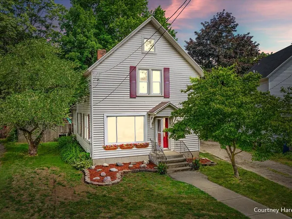 225 Bond St, Allegan, MI 49010