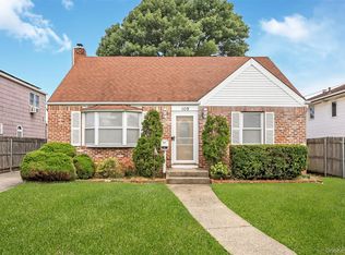 109 Henrietta Avenue, Oceanside, NY 11572