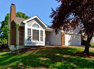 1056 Oak Glen Cir, Ballwin, MO