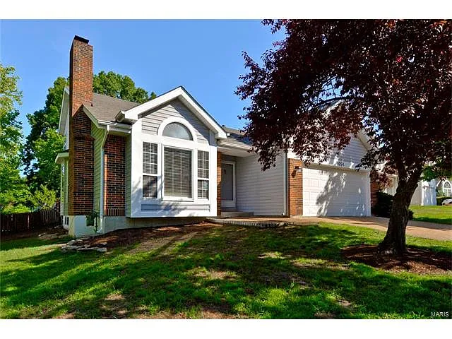 1056 Oak Glen Cir photo 1