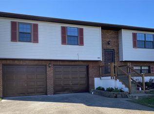 1393 Kingswood Way, Radcliff, KY 40160