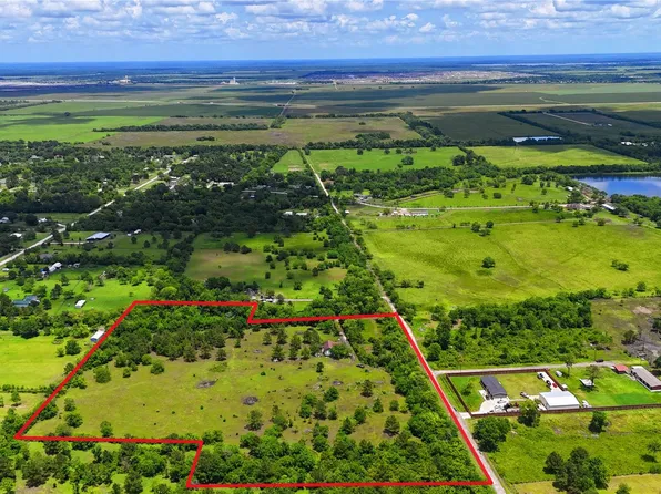 179 Private Road Dr #48931, Dayton, TX 77535