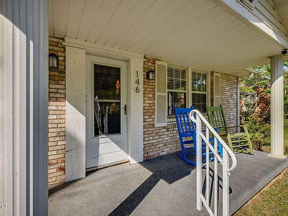 5th image of 146 Arbutus Ave