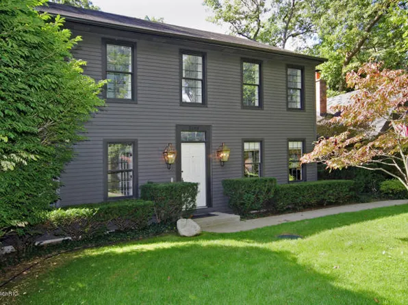 5183 Colony Woods Dr, Kalamazoo, MI 49009