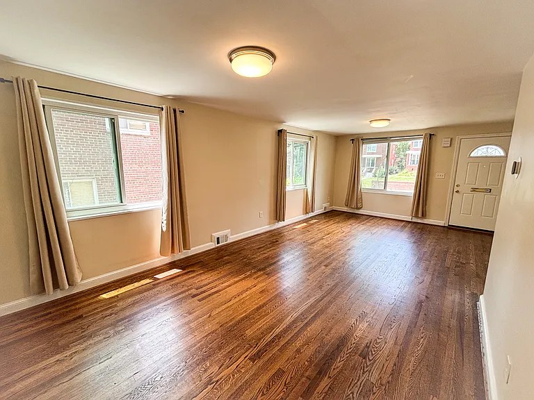 5027 Sargent Rd NE — Photo 4