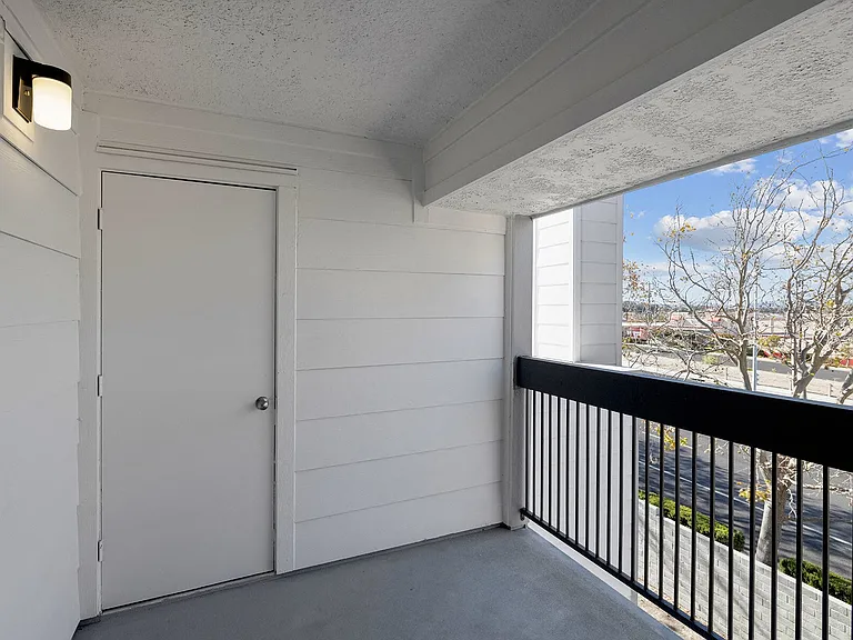 15690 Crestwood Dr — Photo 9