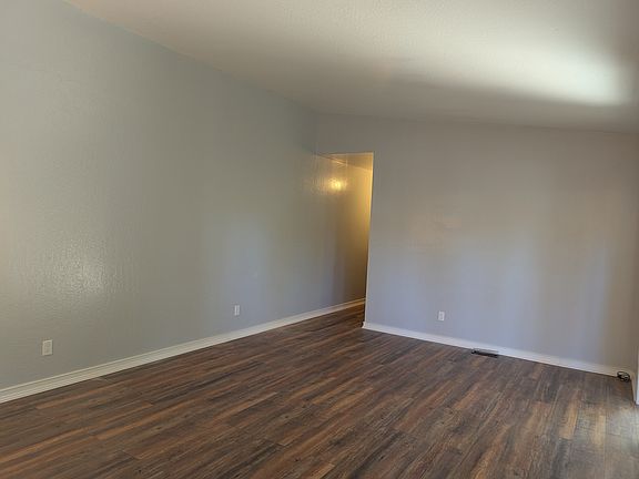 4th image of 718 Pueblo Ave APT 1
