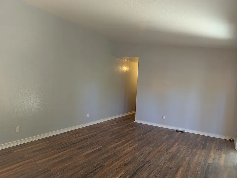 718 Pueblo Ave #1 — Photo 4