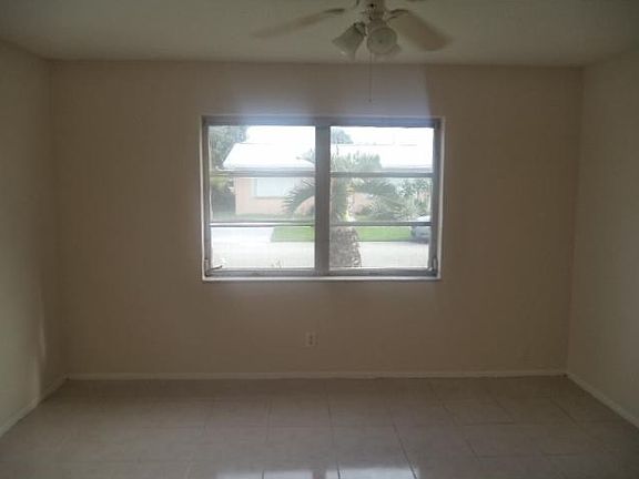 3rd image of 7305 NW 57th Dr
