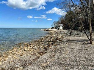 5341 Edgewater Beach Rd, Green Bay, WI 54311