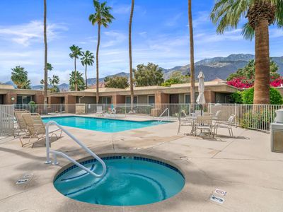 365 N Saturmino Dr APT 15, Palm Springs, CA, 92262