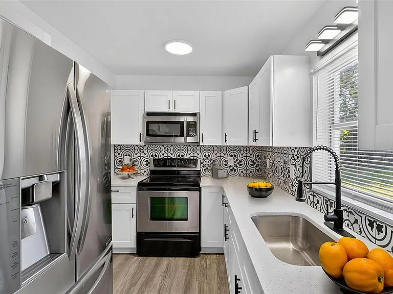3034 Touraine Ave — Photo 21
