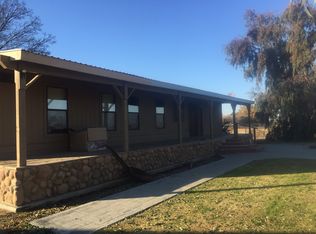 704 W Mount Whitney Ave, Riverdale, CA 93656