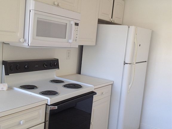 4th image of 9762 NW 48th Ter