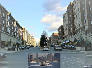 3307 City Pl, Edgewater, NJ 07020