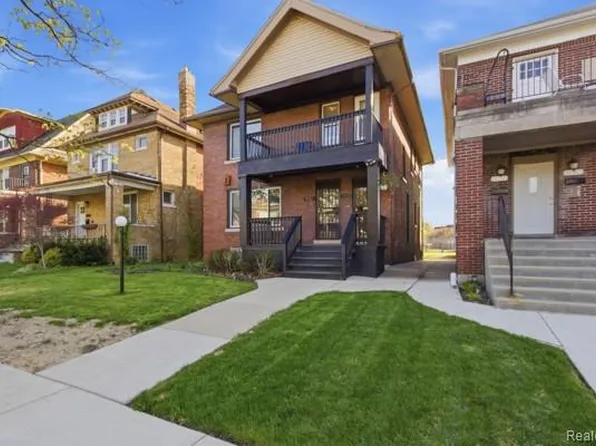 7461 Churchill St, Detroit, MI 48206