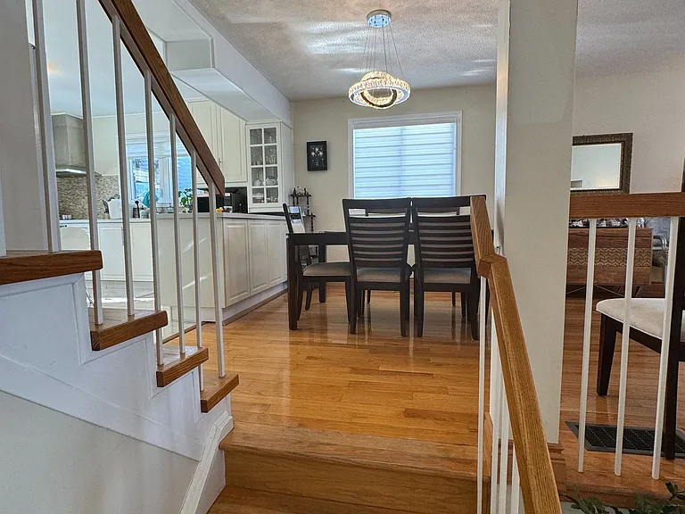 271 Weldrick Rd W — Photo 24