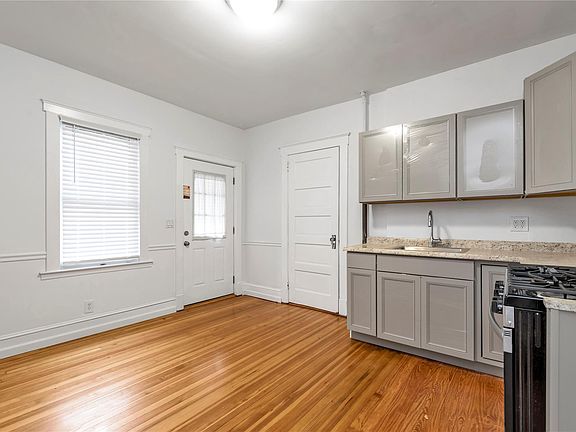 4th image of 79 Plainfield Ave