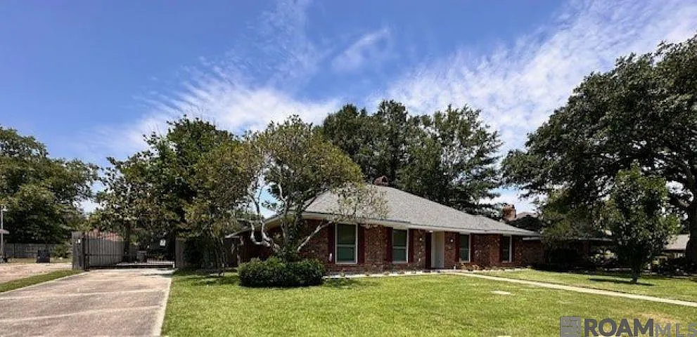 4 bed, 3140 sqft, $2,600 — Photo 1