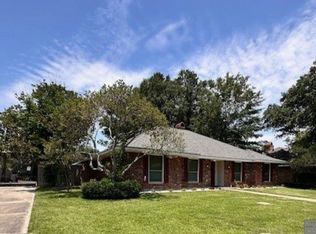 5840 Parkforest Dr, Baton Rouge, LA 70816