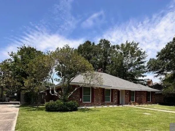 5840 Parkforest Dr, Baton Rouge, LA 70816