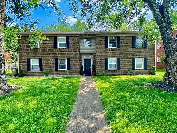 4 units in the Building