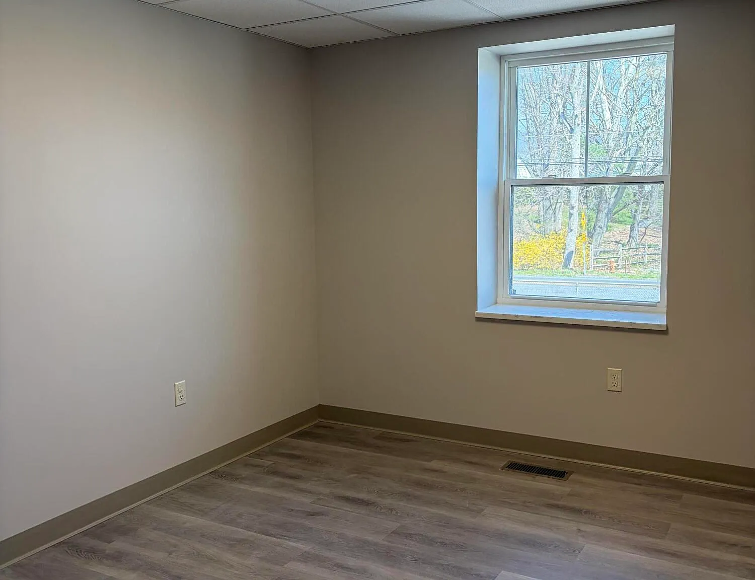 4 bed, 1400 sqft, $1,400 — Photo 3
