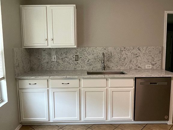 4th image of 4509 Willow Way Dr