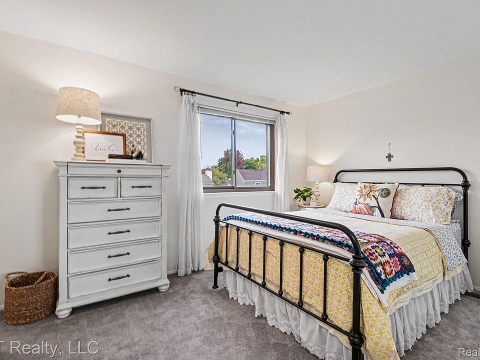 183 Arlington Dr, photo 15