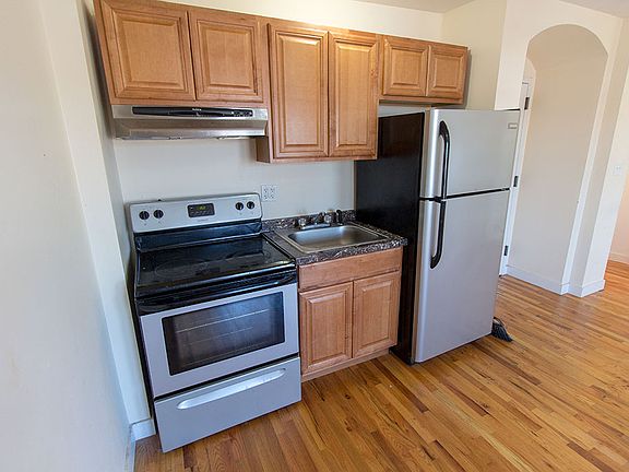5th image of 7450 N Greenview Ave APT 54